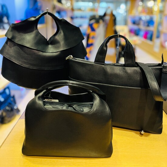 日本製牛革バッグ